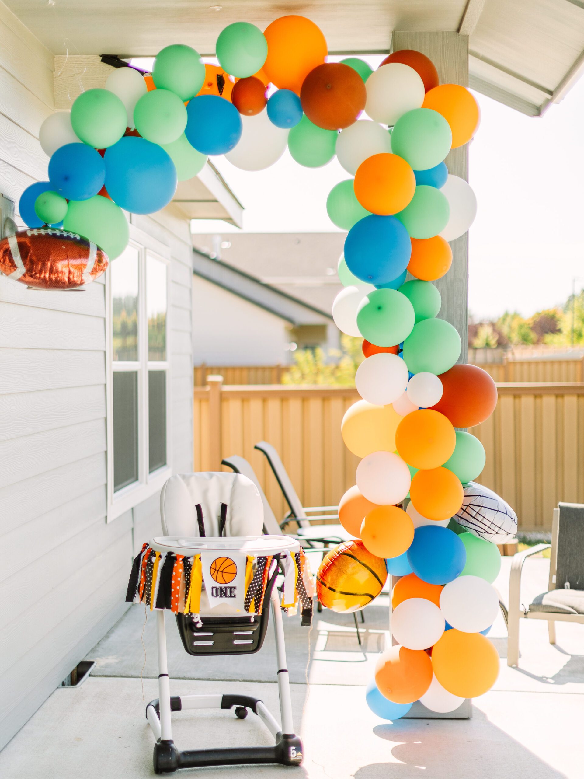 bay boy sports themed birthday party balloon arch
